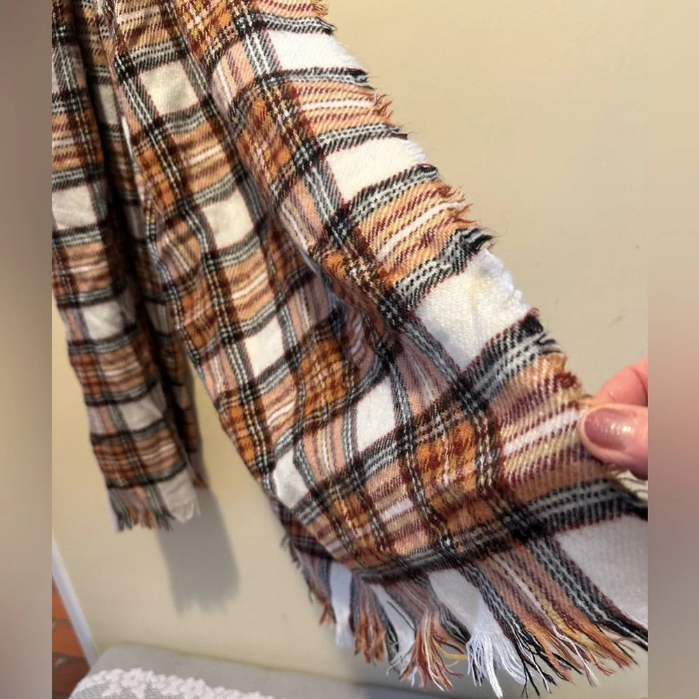 NO BRAND SHOWN - BROWNS, BLACK, TAN & WHITE Plaid Fringed Scarf. NWT!!